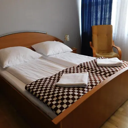 Pokoje Goscinne Korona Konukevi 3*